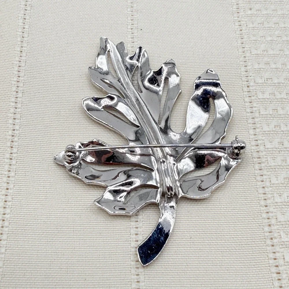 Vintage Shiny Cutout Silver Tone Leaf Foliage Autumn Pin Brooch